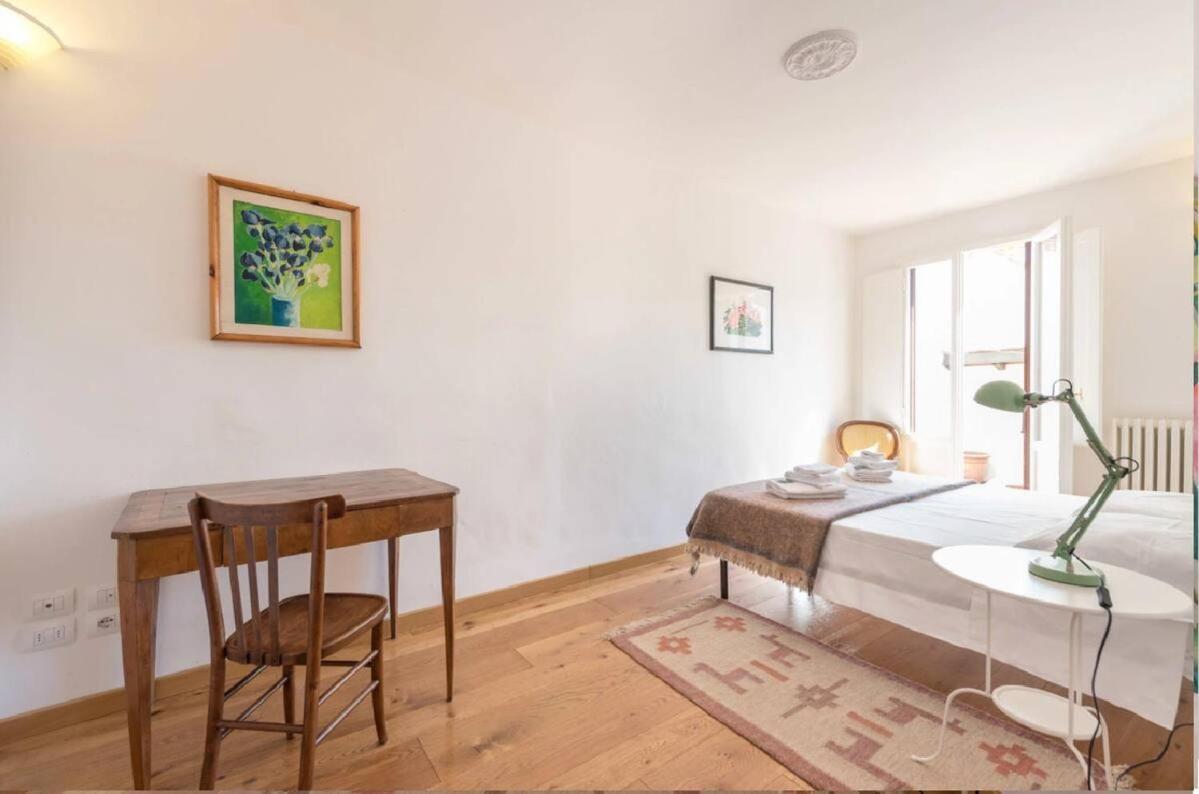 Airy One Bedroom With Terrace Near Palazzo Pitti * Florença